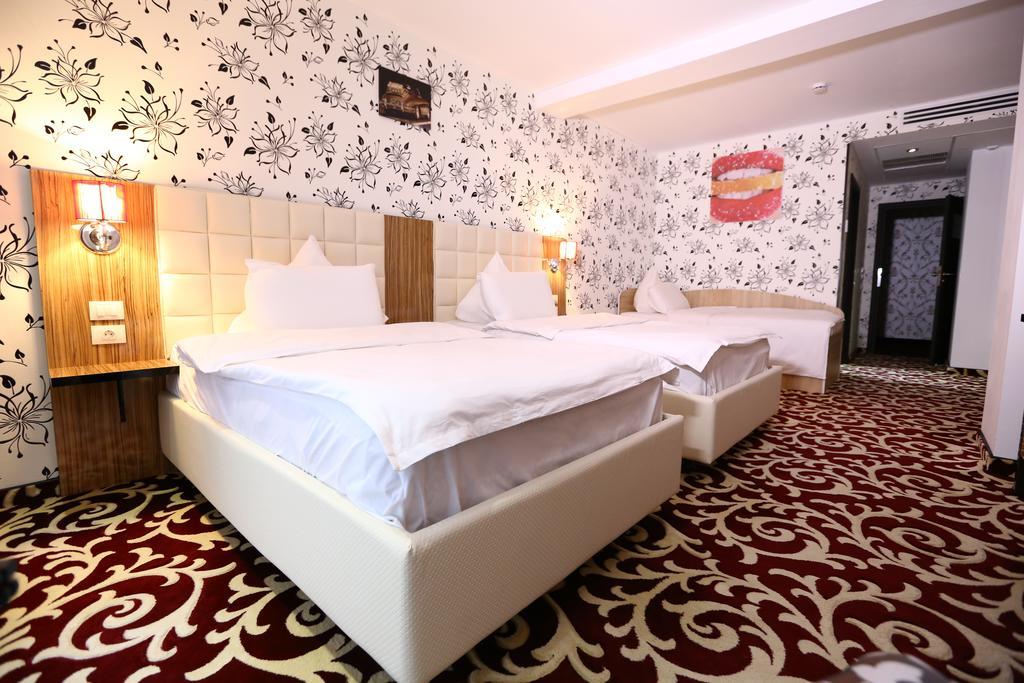 Hotel Articus Craiova Ngoại thất bức ảnh