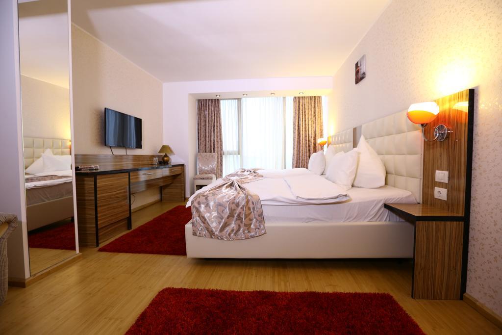 Hotel Articus Craiova Ngoại thất bức ảnh