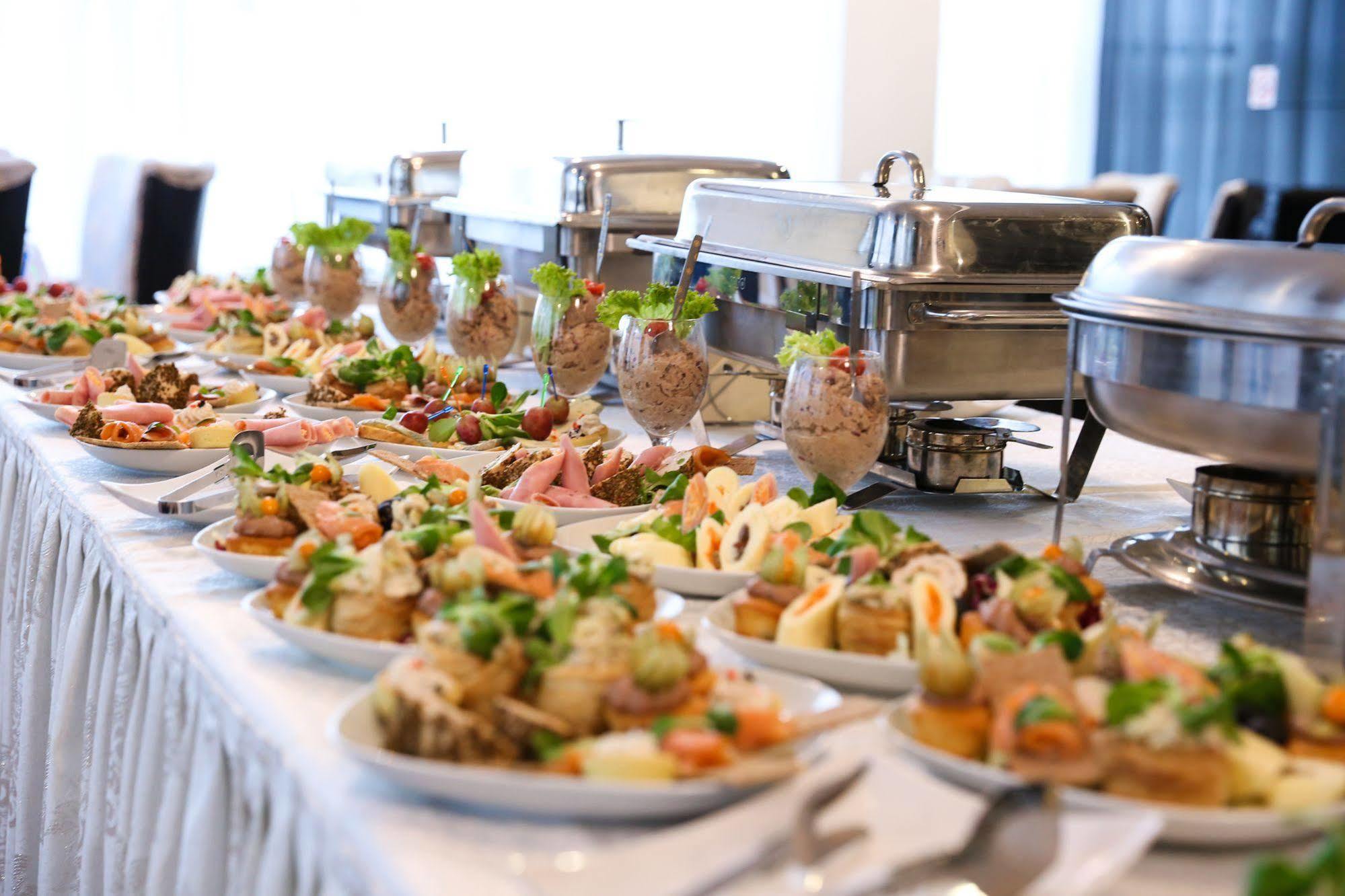 Hotel Articus Craiova Ngoại thất bức ảnh